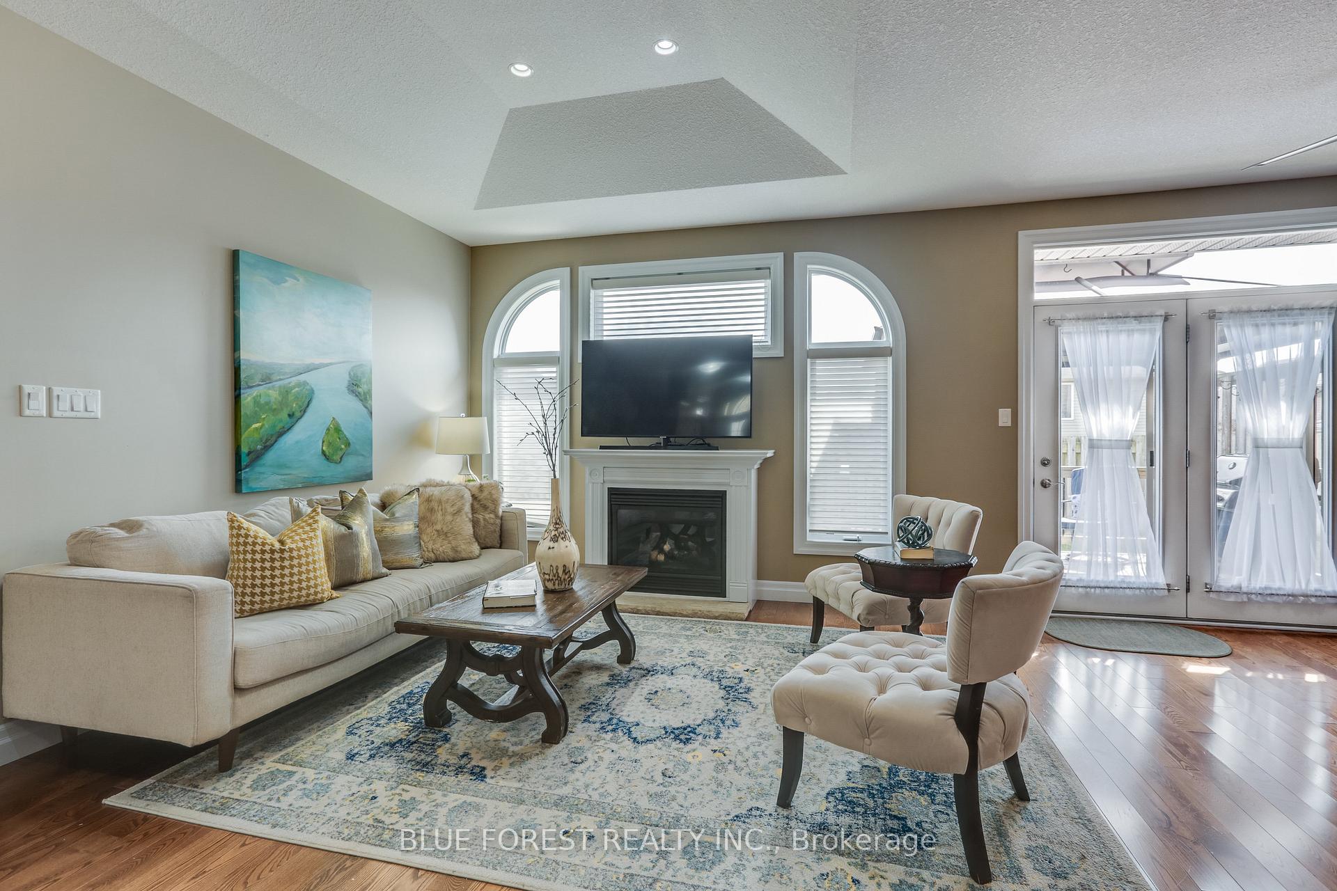 Photo 8 of Unit 8, 10 Foxhollow Drive, Thames Centre, Dorchester — HOMEH