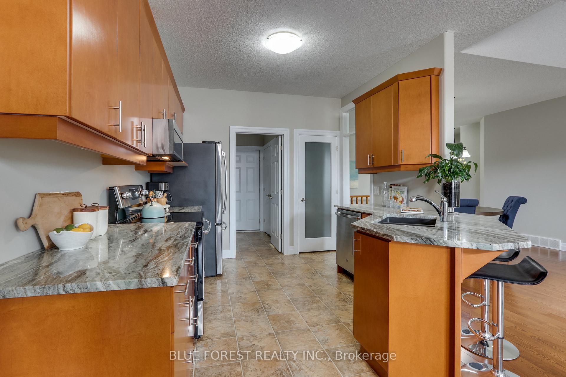Photo 11 of Unit 8, 10 Foxhollow Drive, Thames Centre, Dorchester — HOMEH