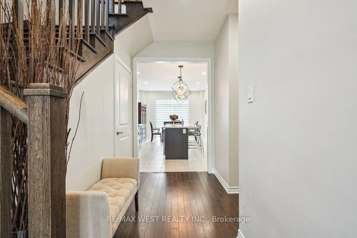 Photo 3 of 48 Northhill Avenue, Cavan Monaghan, Cavan Twp — HOMEH