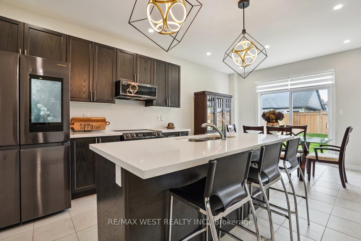 Photo 5 of 48 Northhill Avenue, Cavan Monaghan, Cavan Twp — HOMEH