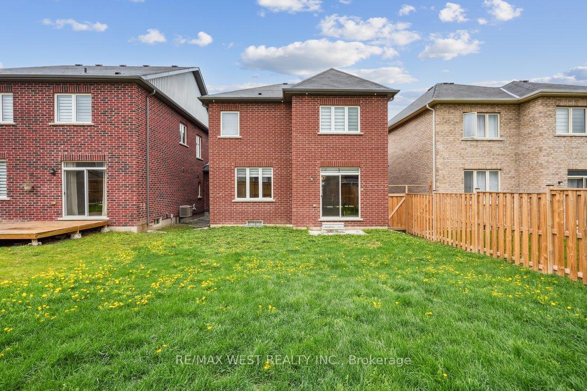 Photo 11 of 48 Northhill Avenue, Cavan Monaghan, Cavan Twp — HOMEH