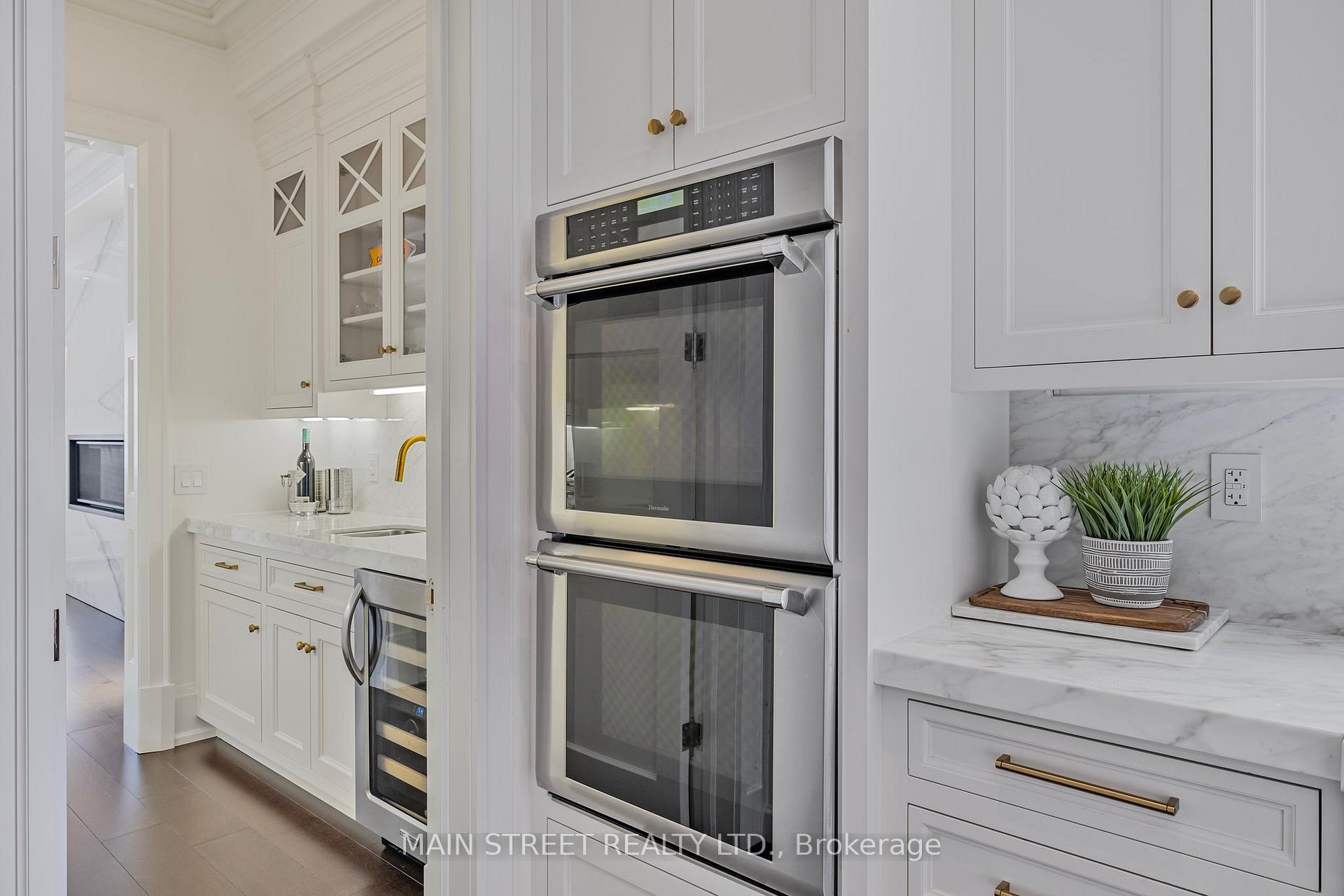 Photo 9 of 136 Hillview Road, Aurora, Aurora Village — HOMEH