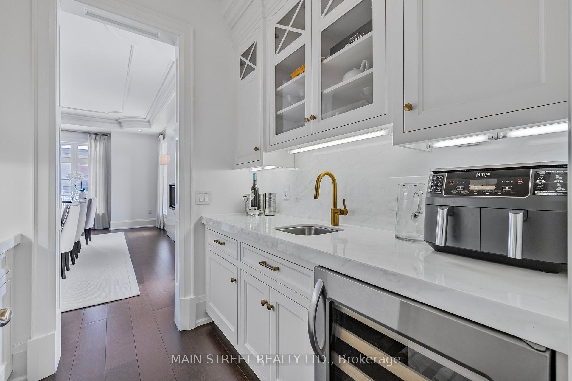 Photo 10 of 136 Hillview Road, Aurora, Aurora Village — HOMEH