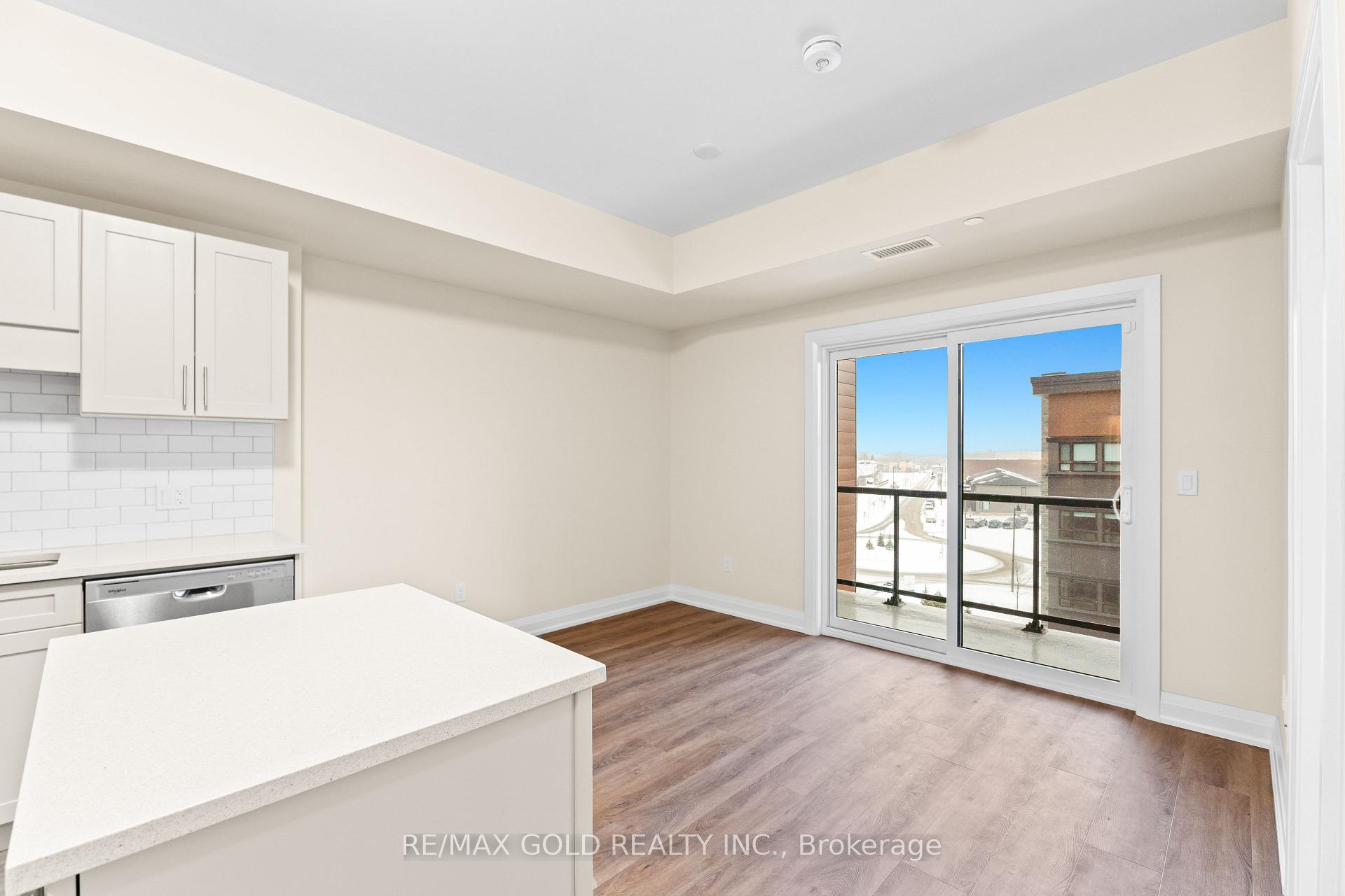 Photo 13 of Unit 401, 118 Summersides Boulevard, Pelham, Fonthill — HOMEH