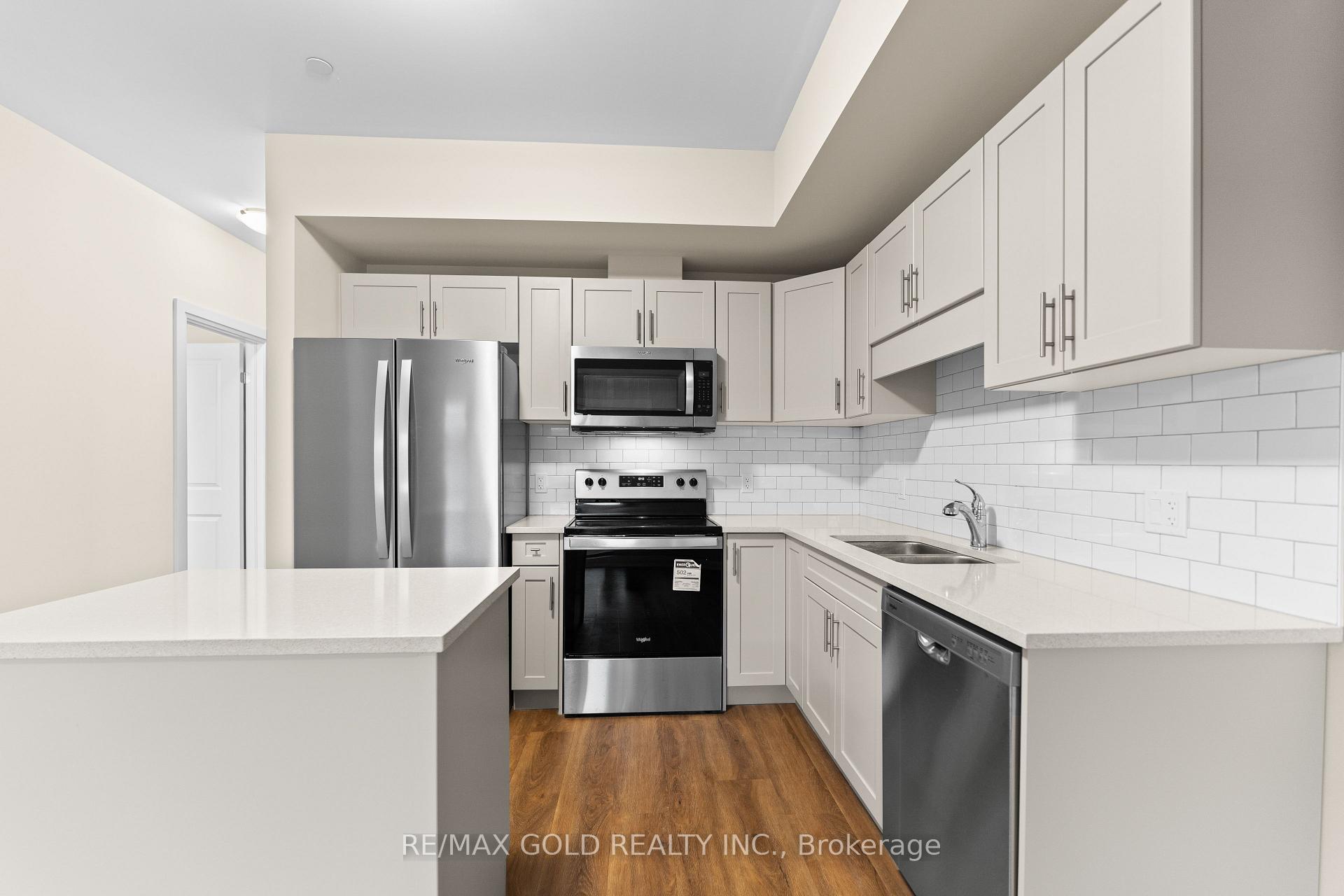 Photo 14 of Unit 401, 118 Summersides Boulevard, Pelham, Fonthill — HOMEH