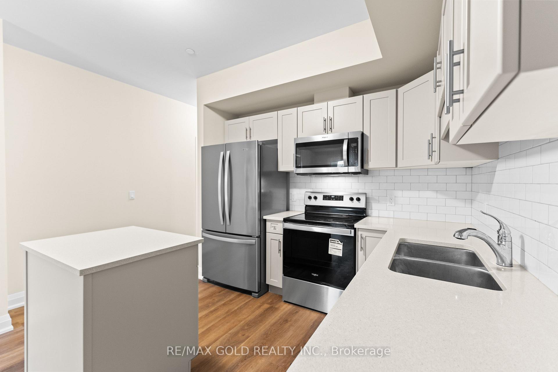 Photo 15 of Unit 401, 118 Summersides Boulevard, Pelham, Fonthill — HOMEH