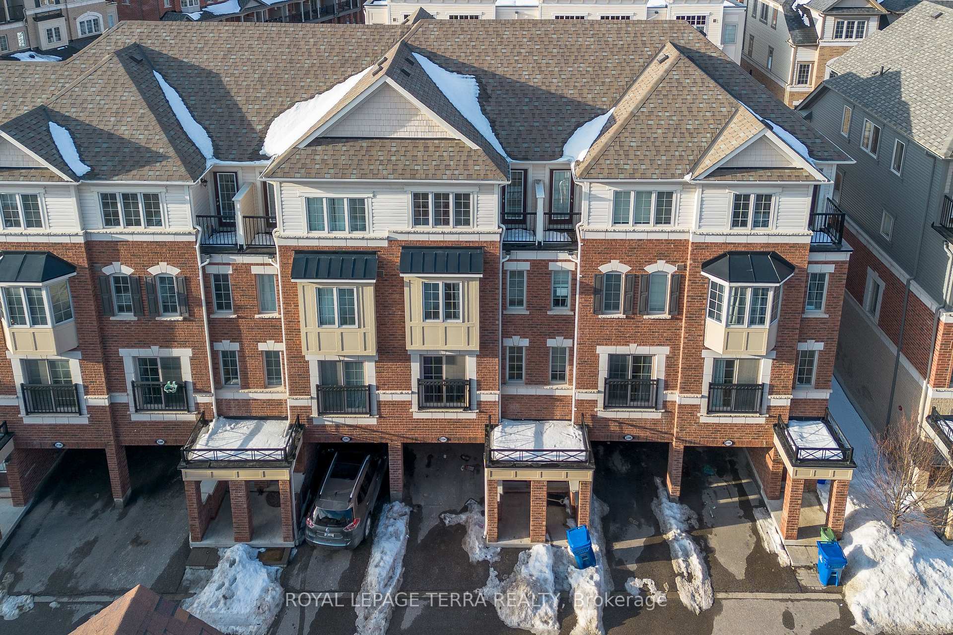 Photo 2 of 2204 Chevron Prince Path S, Oshawa, Windfields — HOMEH