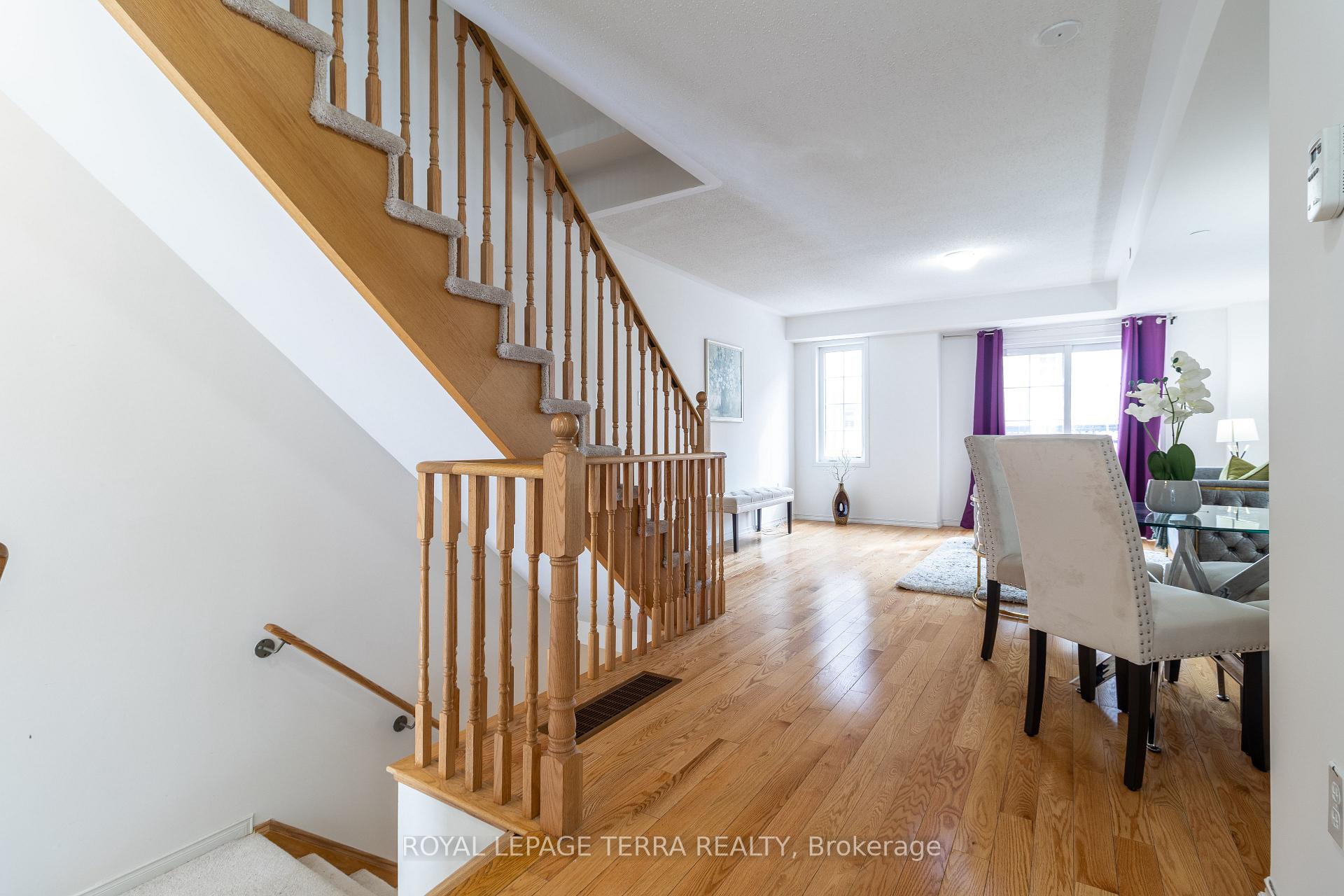 Photo 8 of 2204 Chevron Prince Path S, Oshawa, Windfields — HOMEH