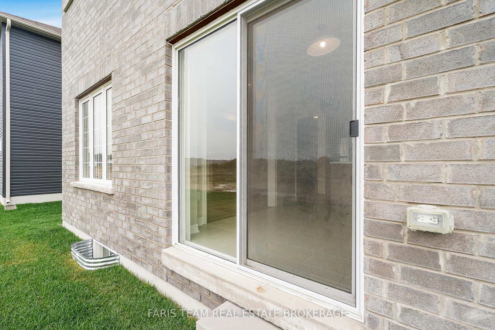 Photo 25 of 276 Springfield Crescent, Clearview, Stayner — HOMEH