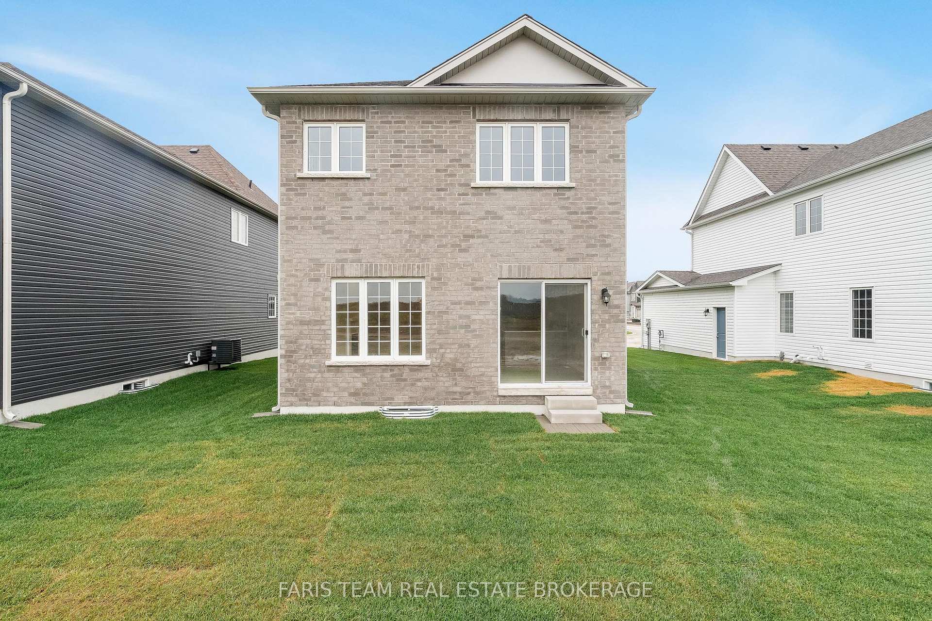 Photo 26 of 276 Springfield Crescent, Clearview, Stayner — HOMEH