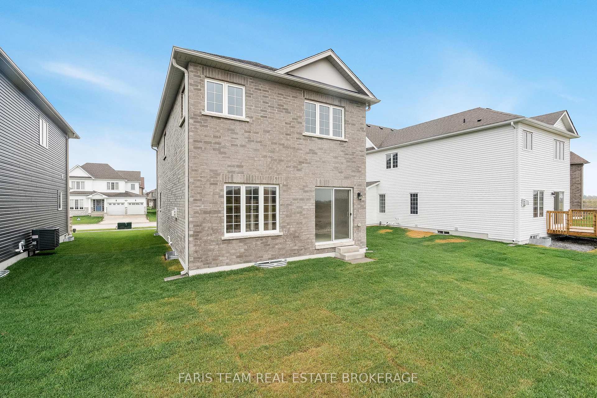Photo 27 of 276 Springfield Crescent, Clearview, Stayner — HOMEH