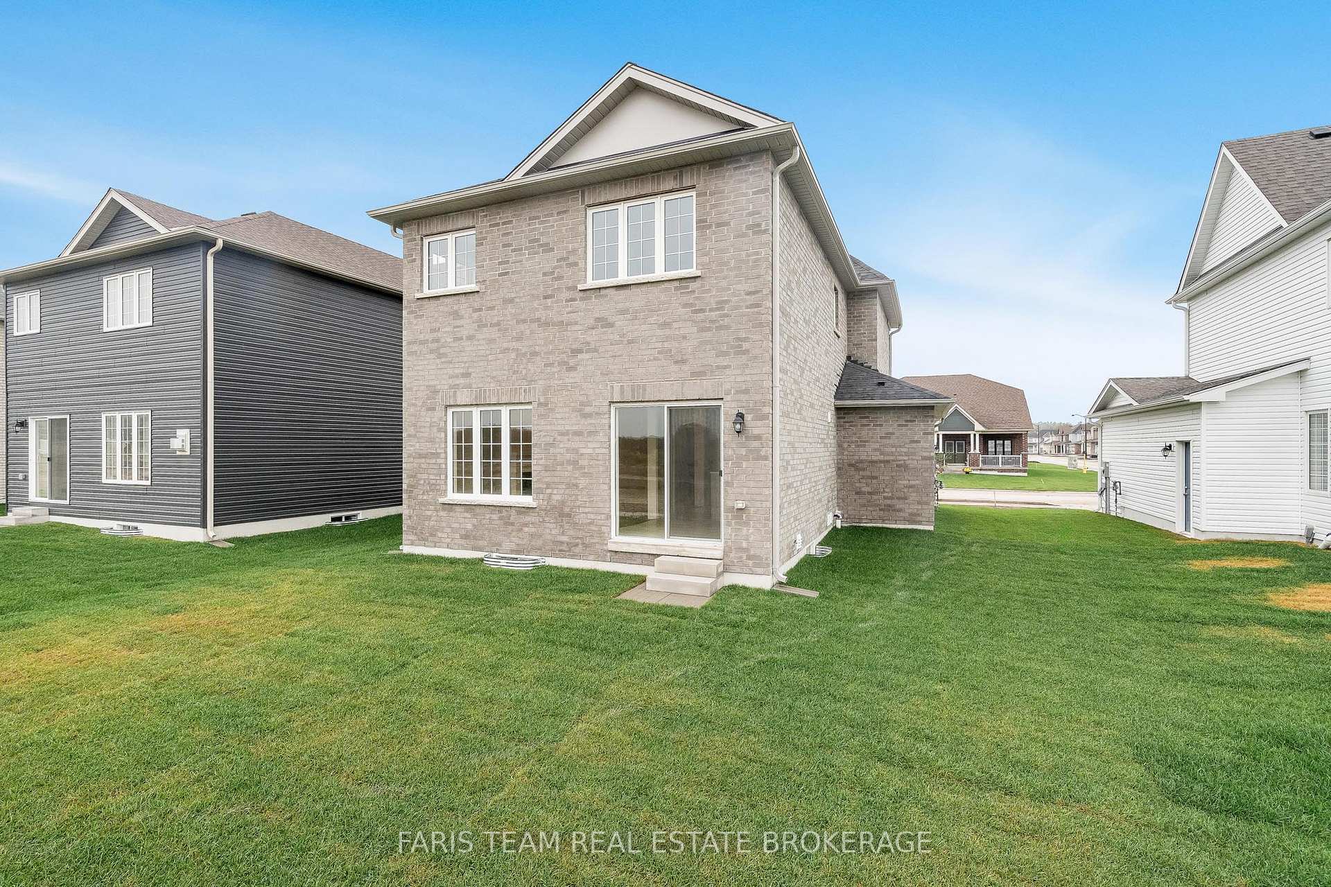 Photo 28 of 276 Springfield Crescent, Clearview, Stayner — HOMEH