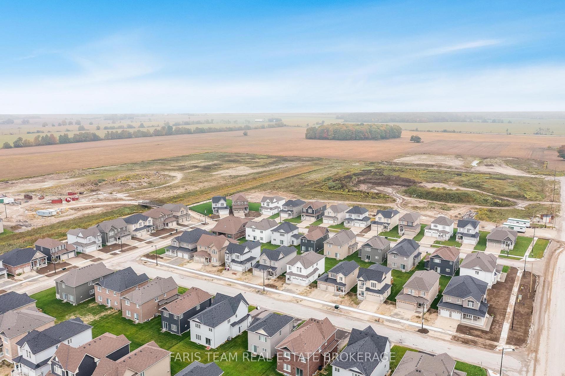 Photo 32 of 276 Springfield Crescent, Clearview, Stayner — HOMEH