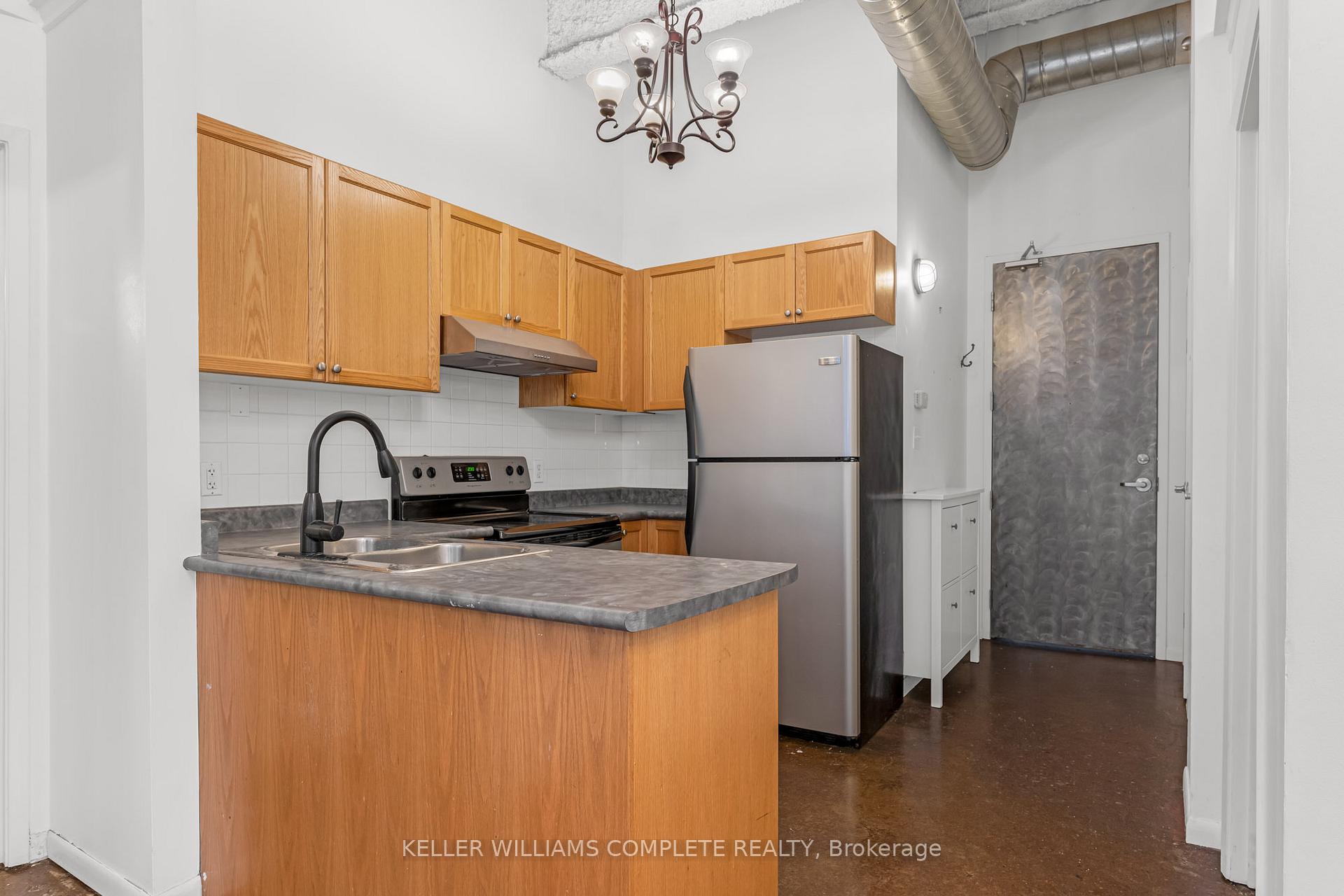 Photo 5 of Unit 304, 11 Rebecca Street, Hamilton, Beasley — HOMEH