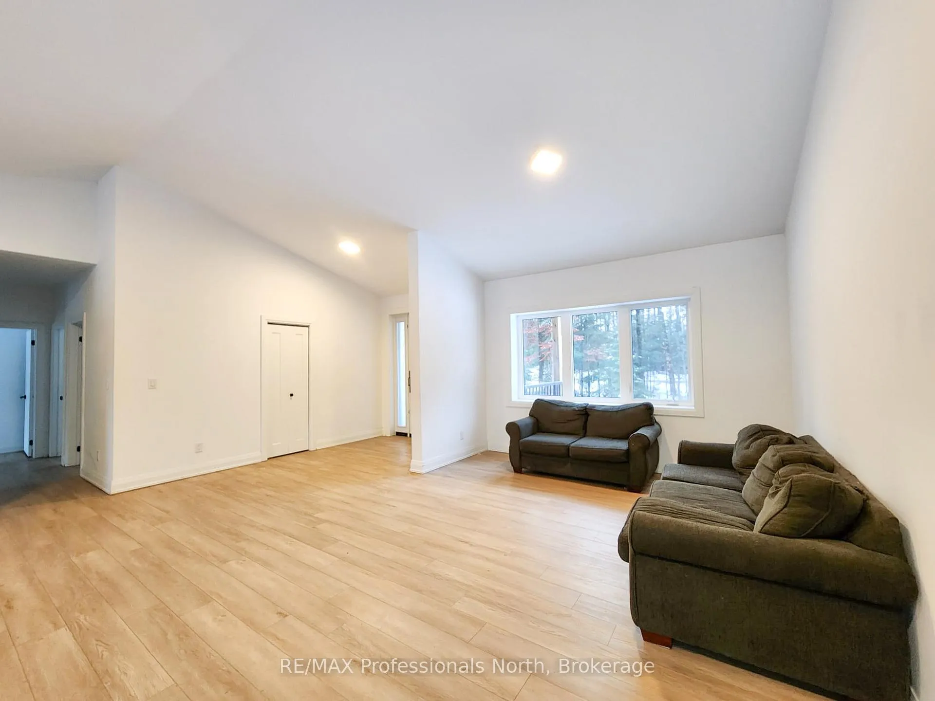 Photo 4 of 274 Echo Ridge Road, Kearney — HOMEH