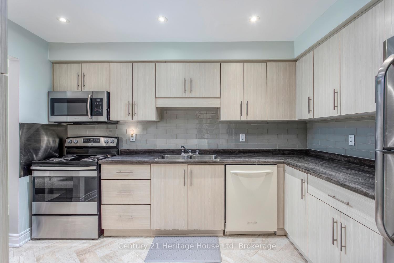 Photo 5 of Unit 133, 302 College Avenue W, Guelph, Dovercliffe Park/Old University — HOMEH
