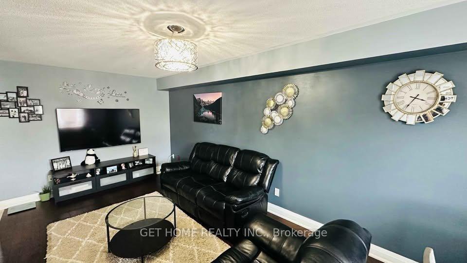 Photo 5 of 101 Cornish Drive, Clarington, Courtice — HOMEH