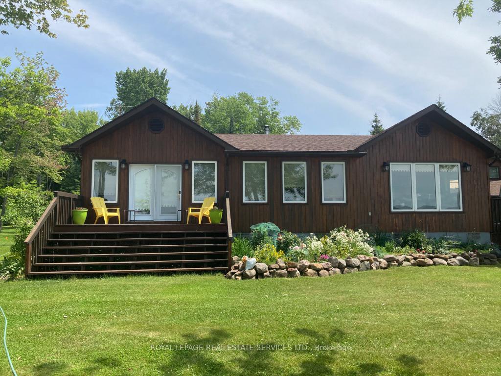 Photo 2 of 525 Riverside Drive, St. Joseph — HOMEH