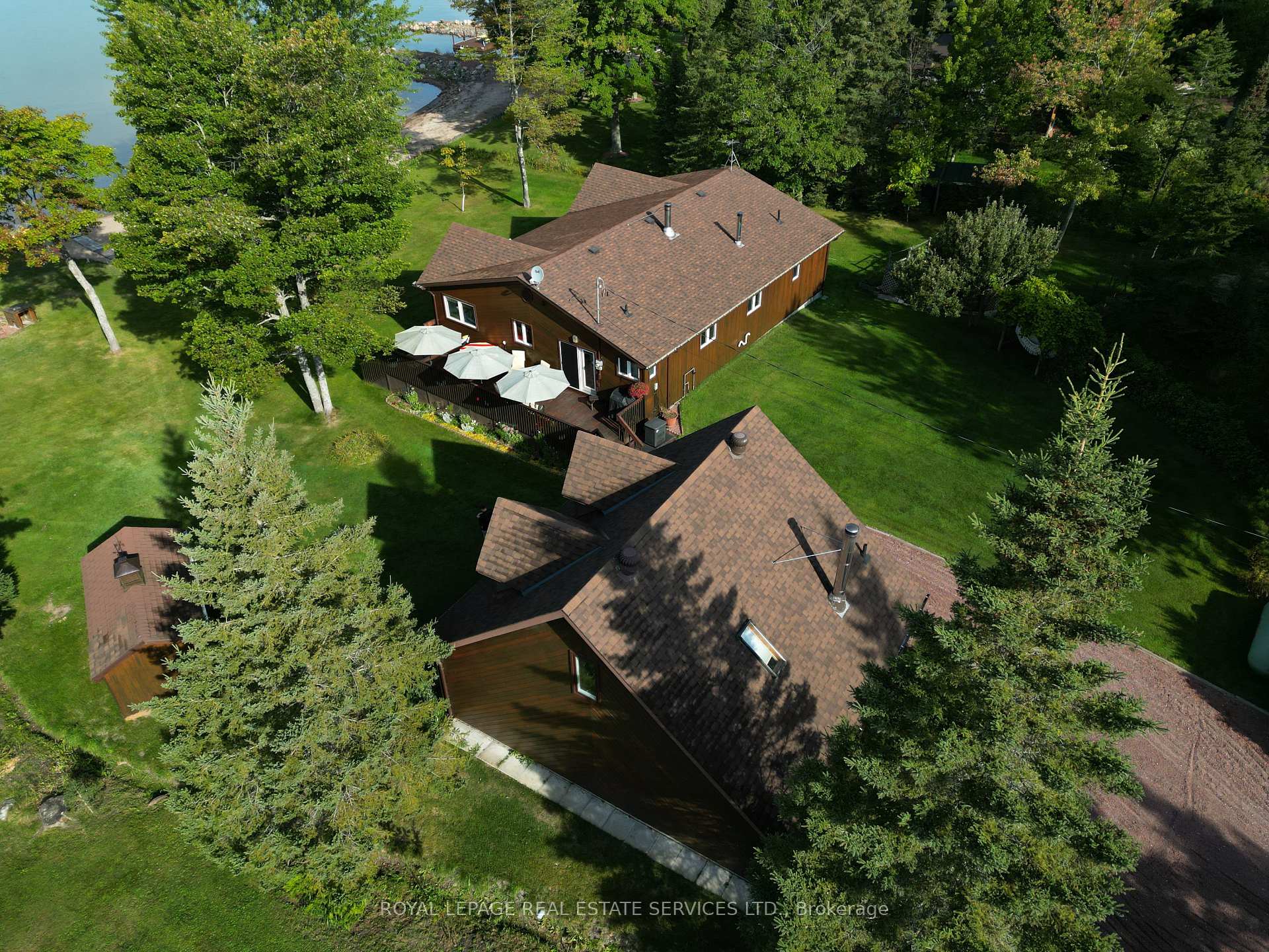 Photo 3 of 525 Riverside Drive, St. Joseph — HOMEH