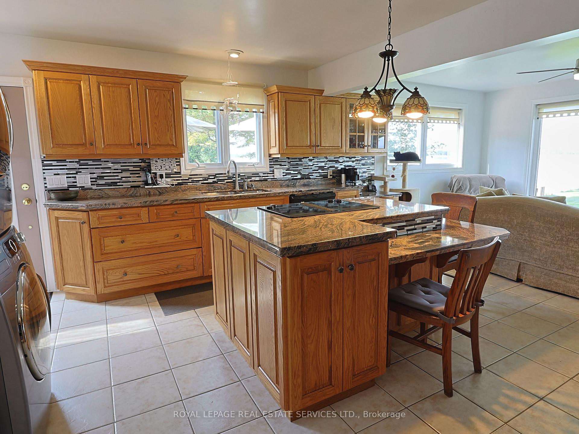 Photo 6 of 525 Riverside Drive, St. Joseph — HOMEH