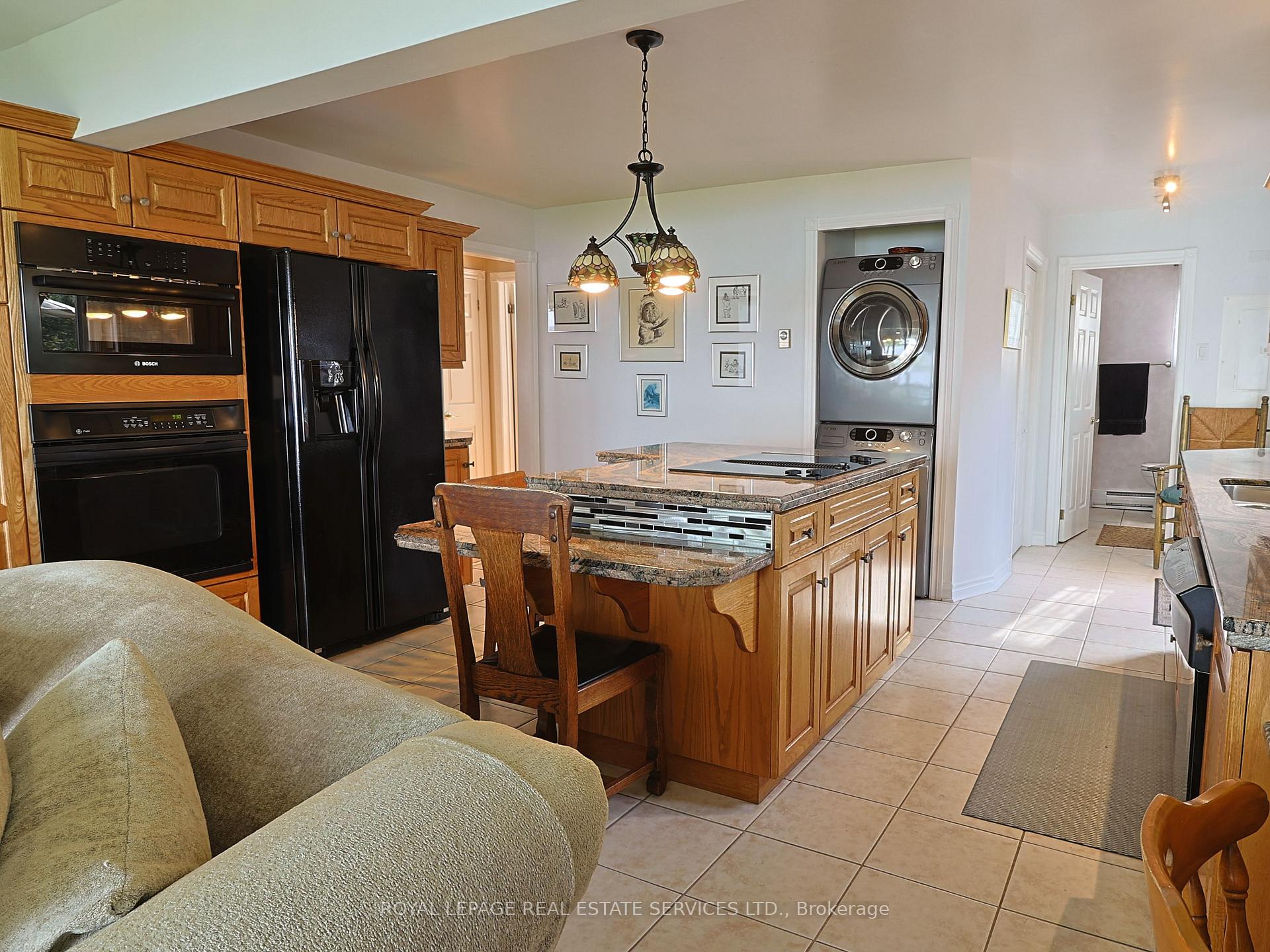 Photo 8 of 525 Riverside Drive, St. Joseph — HOMEH