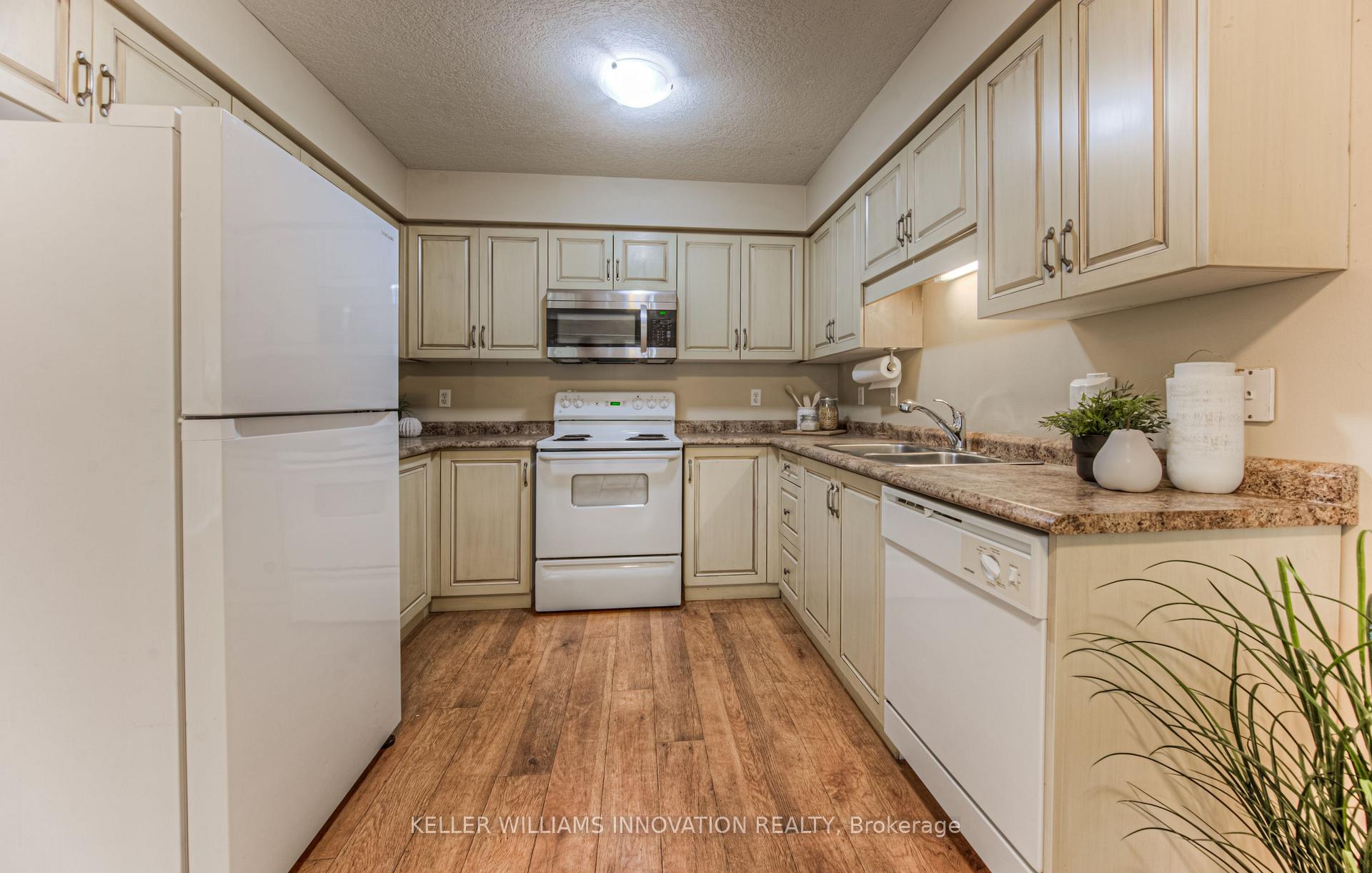 Photo 7 of Unit E29, 85 Bankside Drive, Kitchener — HOMEH