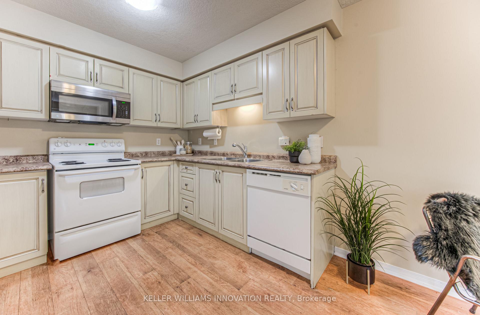 Photo 8 of Unit E29, 85 Bankside Drive, Kitchener — HOMEH