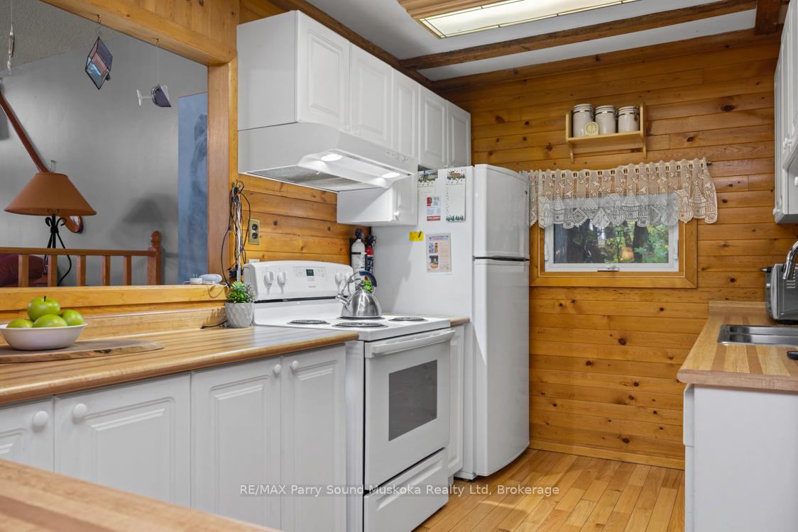 Photo 23 of 252 Burnett's Road, McKellar — HOMEH