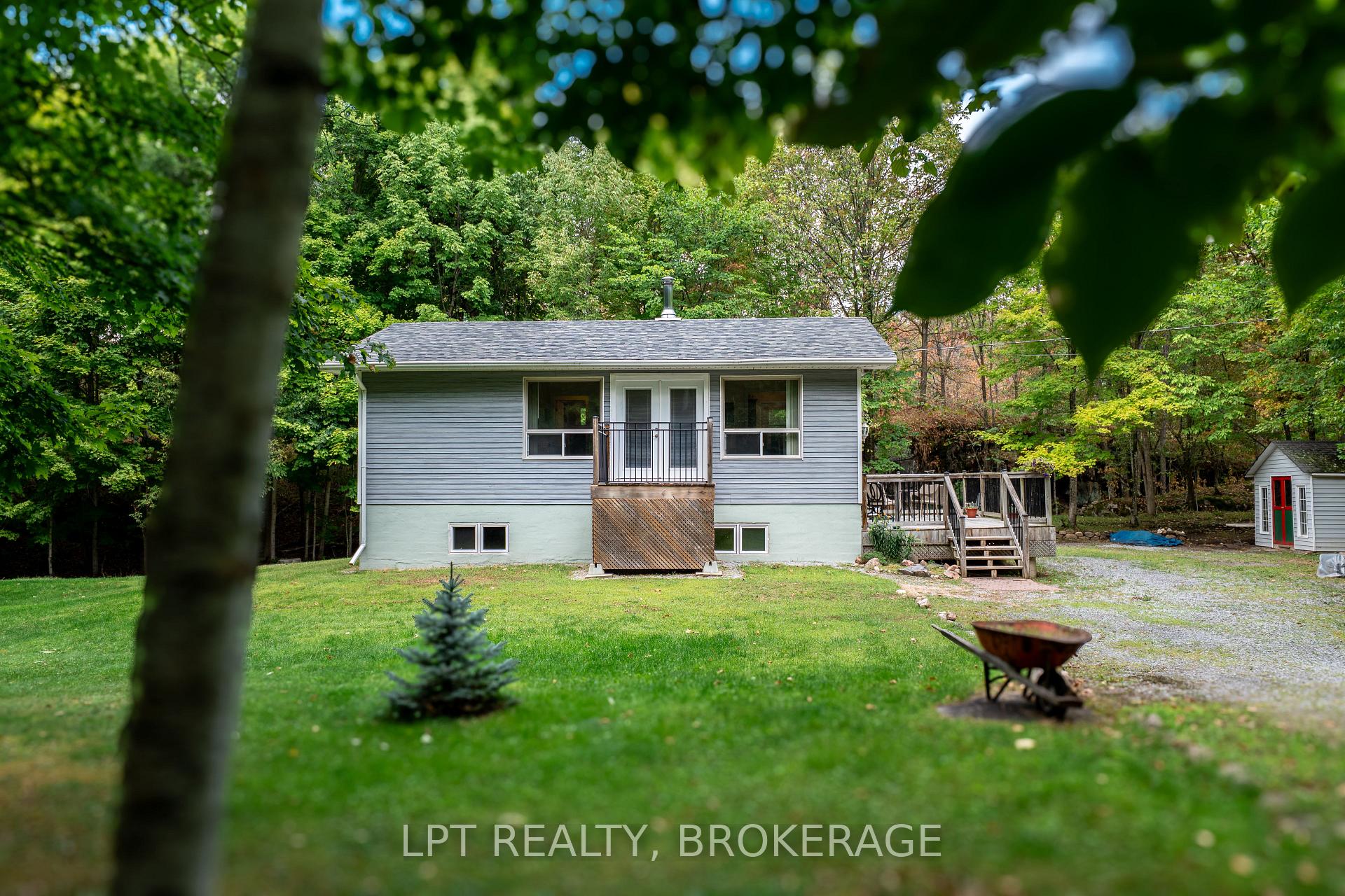 Photo 1 of 331 Maple Grove Lane, Frontenac, Frontenac South — HOMEH