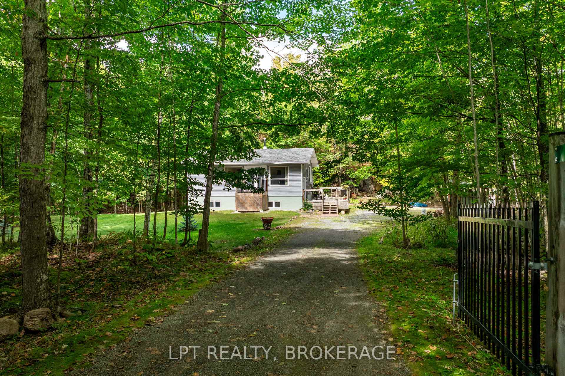Photo 2 of 331 Maple Grove Lane, Frontenac, Frontenac South — HOMEH