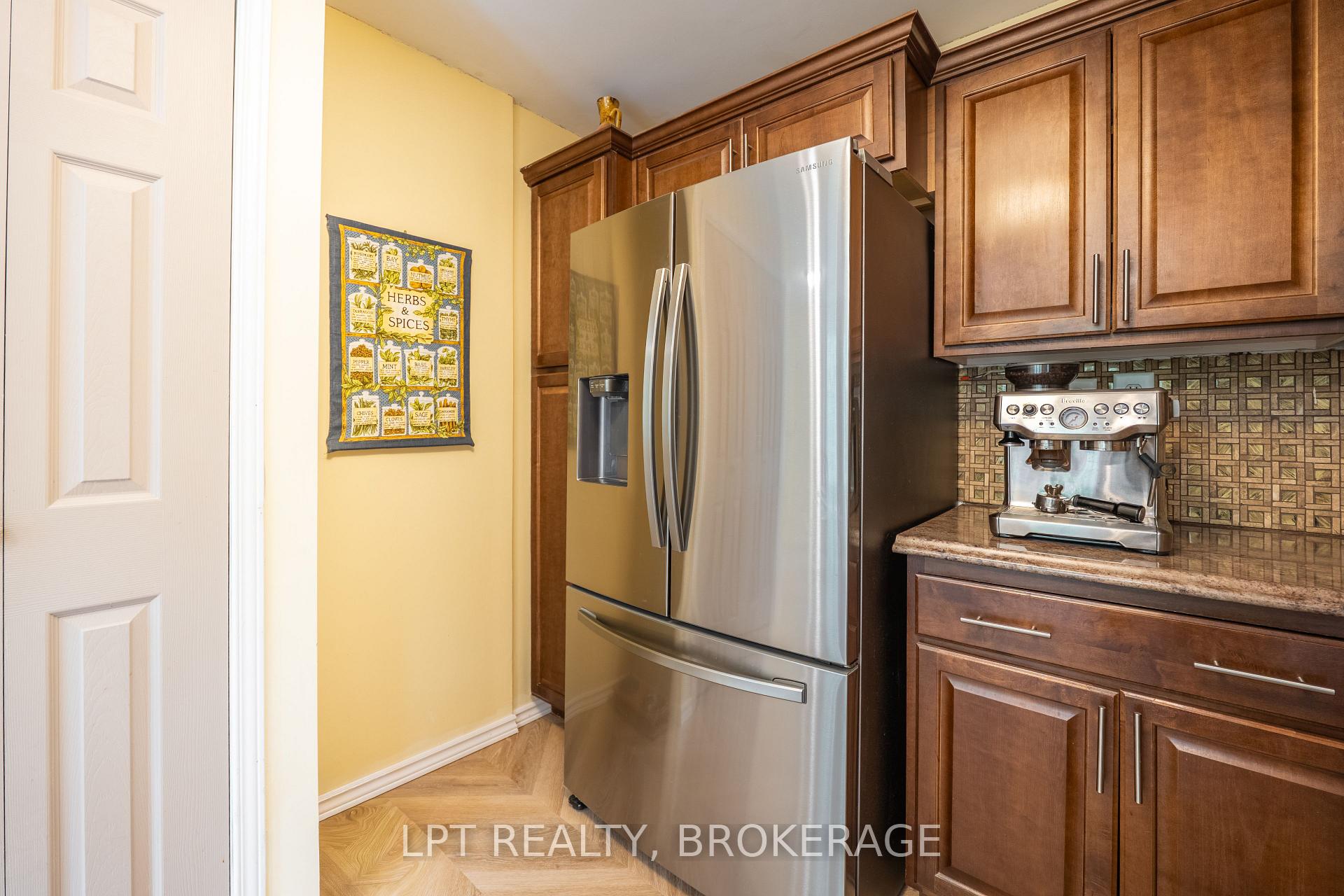 Photo 12 of 331 Maple Grove Lane, Frontenac, Frontenac South — HOMEH