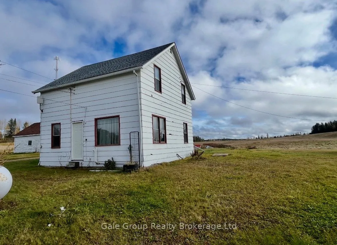 Front of 2541 Highway 105