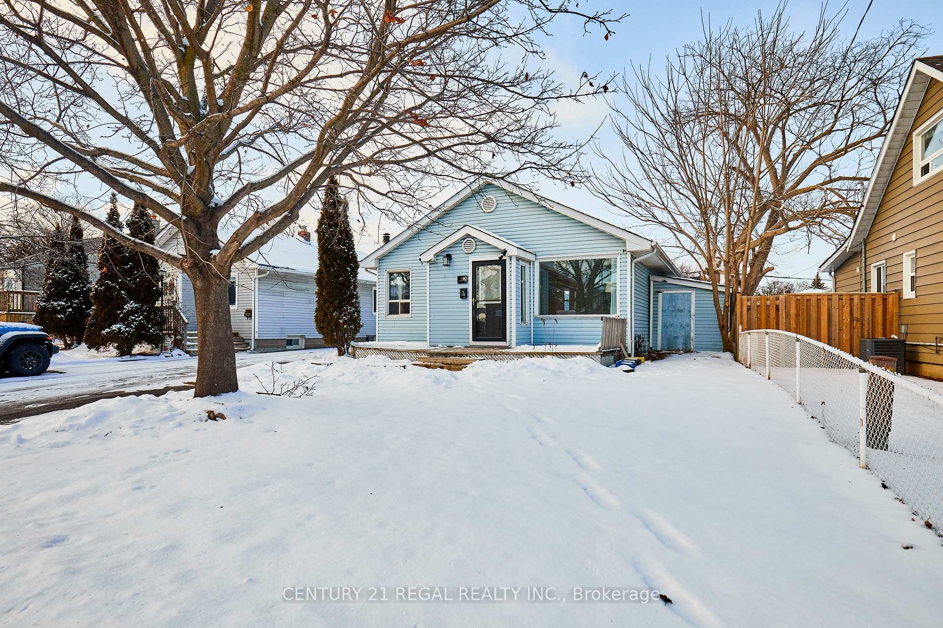 Photo 2 of 40 Cedar Street, Ajax, Central — HOMEH