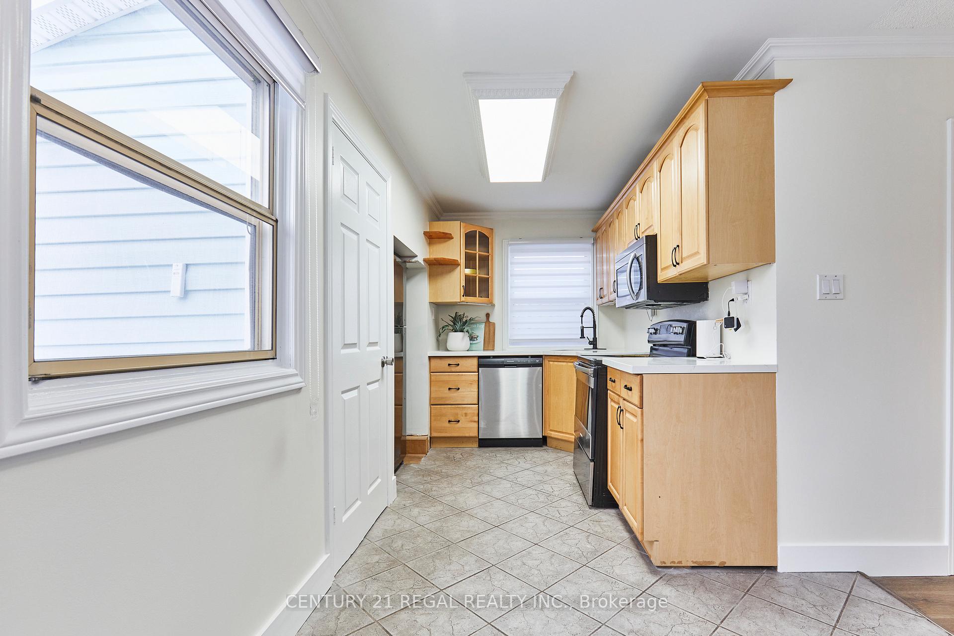Photo 8 of 40 Cedar Street, Ajax, Central — HOMEH