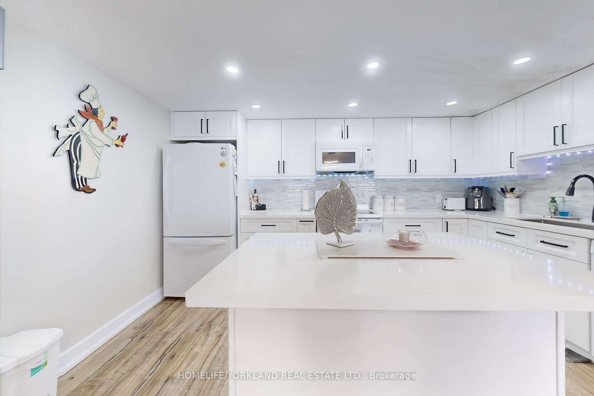 Photo 15 of Unit 2602, 205 Wynford Drive, Toronto, Flemingdon Park — HOMEH