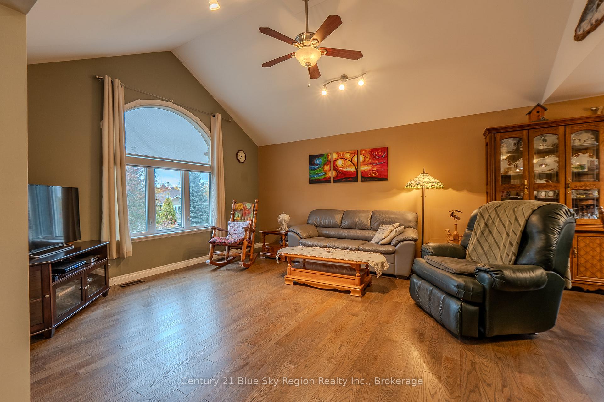 Photo 5 of 38 Cedargrove Court, Callander — HOMEH