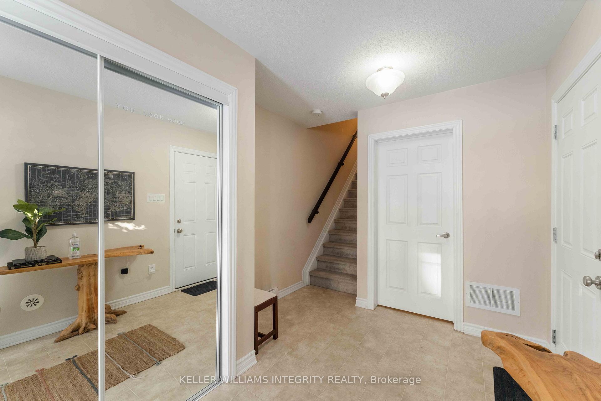 Photo 3 of 319 Sweet Grass Circle, Ottawa, Barrhaven - Half Moon Bay — HOMEH