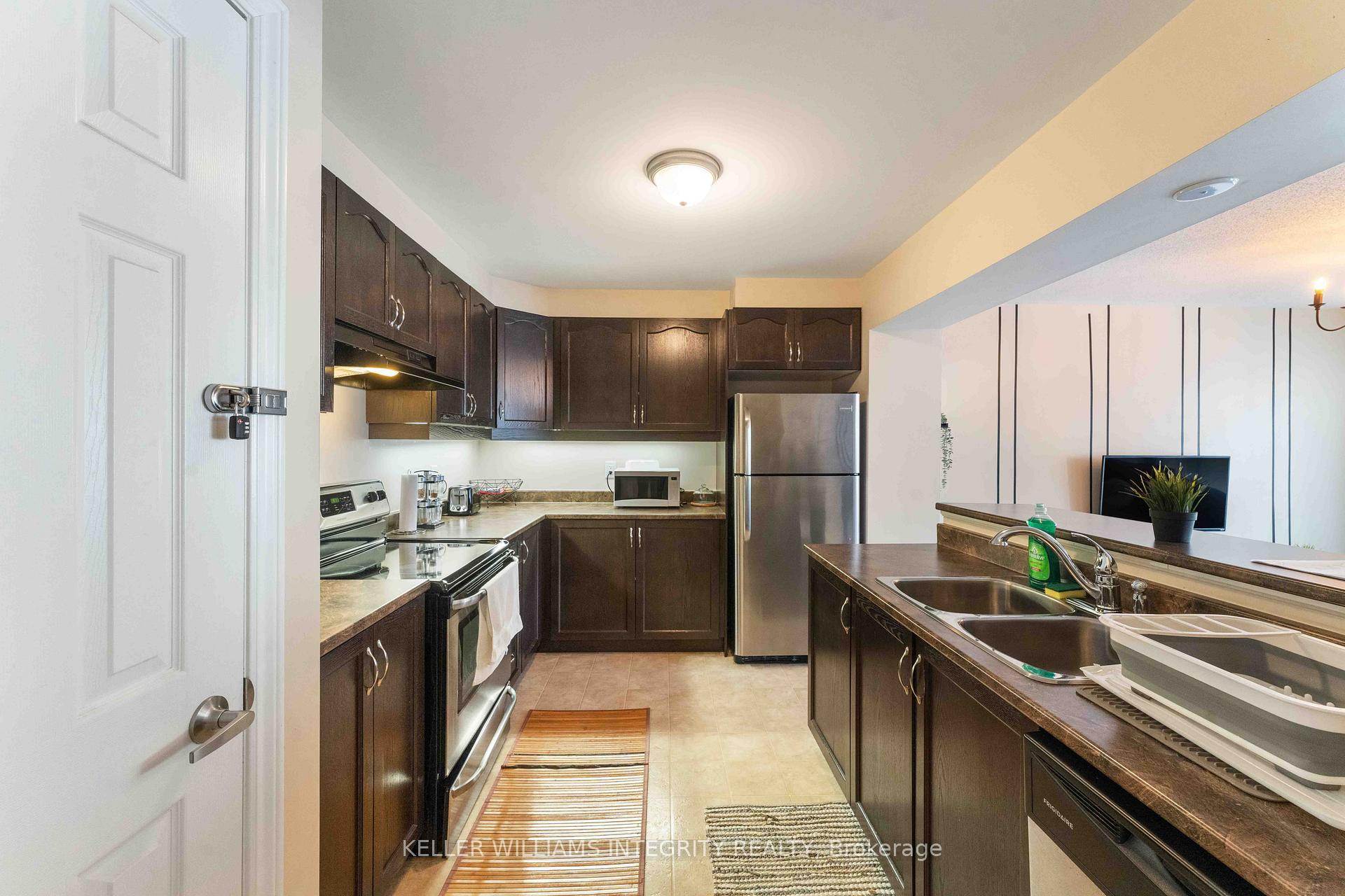 Photo 14 of 319 Sweet Grass Circle, Ottawa, Barrhaven - Half Moon Bay — HOMEH