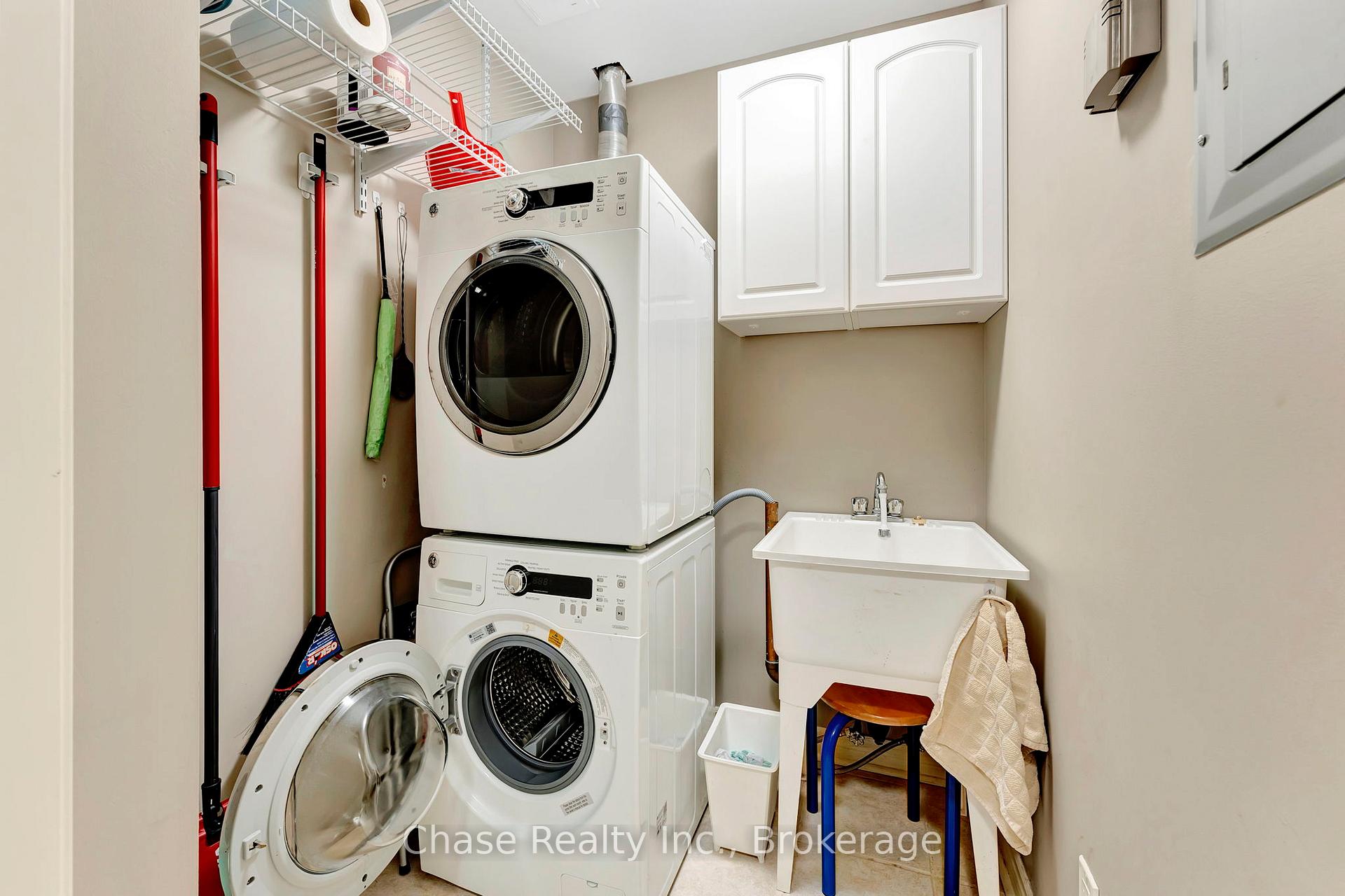 Photo 7 of Unit 402, 2000 Creekside Drive, Hamilton, Dundas — HOMEH