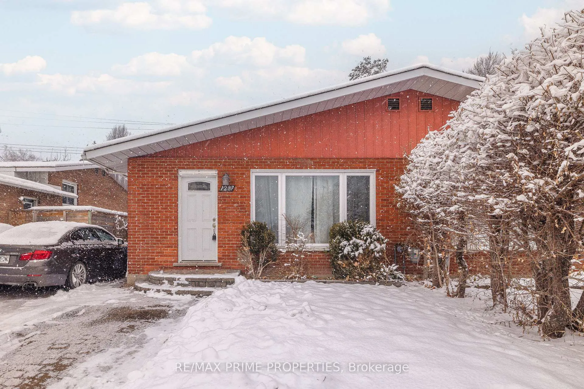Front of 1287 Maitland Avenue