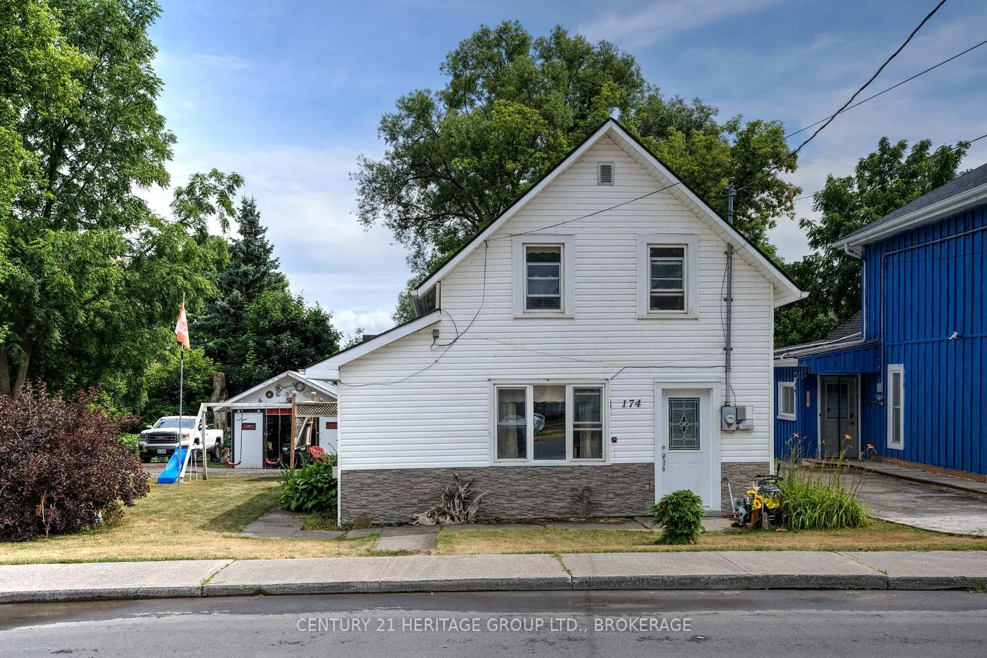 Front of 174 Thomas Street