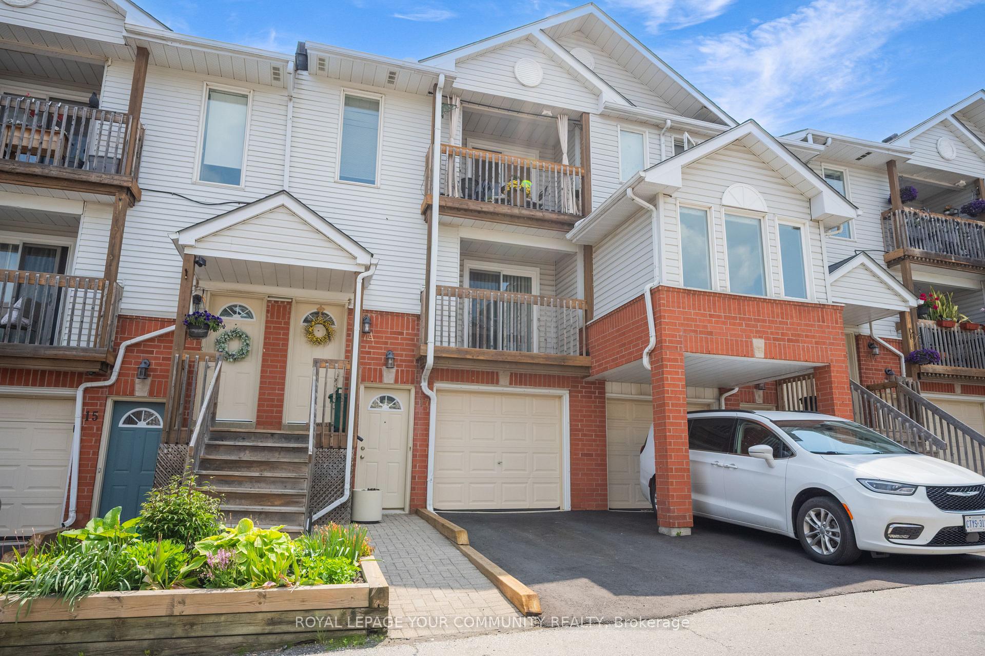 Photo 1 of 17 Wylie Circle, Halton Hills, Georgetown — HOMEH