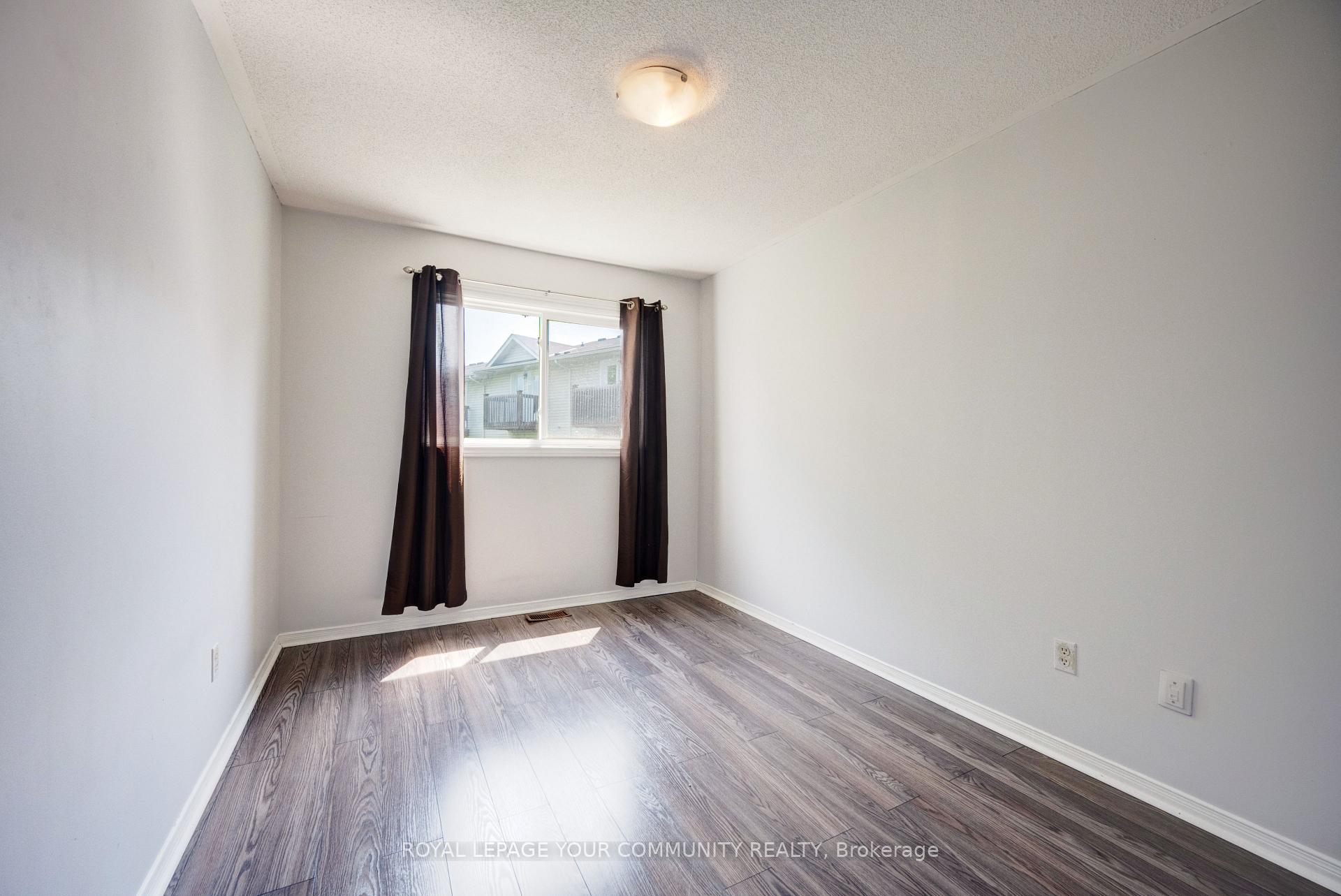 Photo 9 of 17 Wylie Circle, Halton Hills, Georgetown — HOMEH