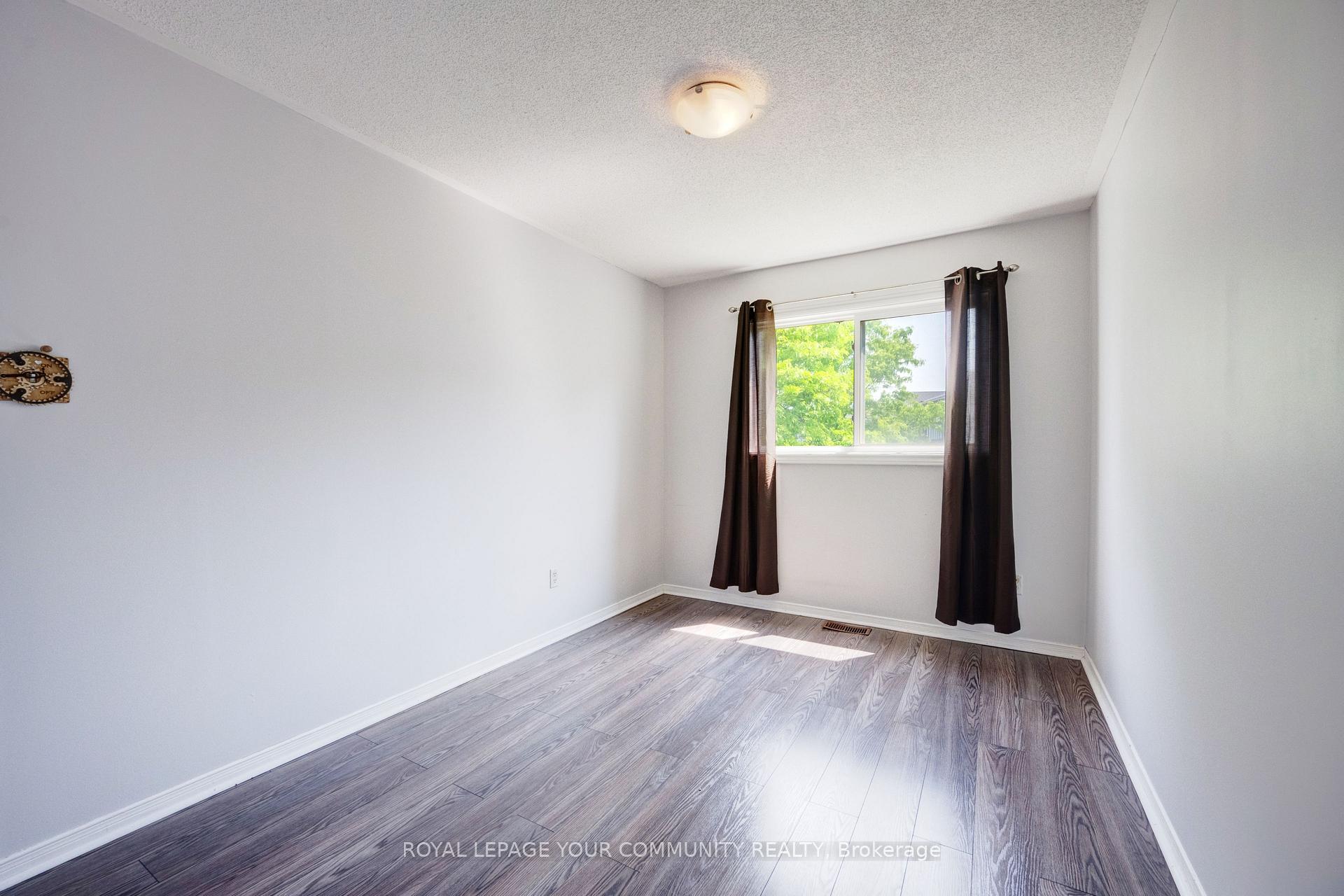 Photo 11 of 17 Wylie Circle, Halton Hills, Georgetown — HOMEH