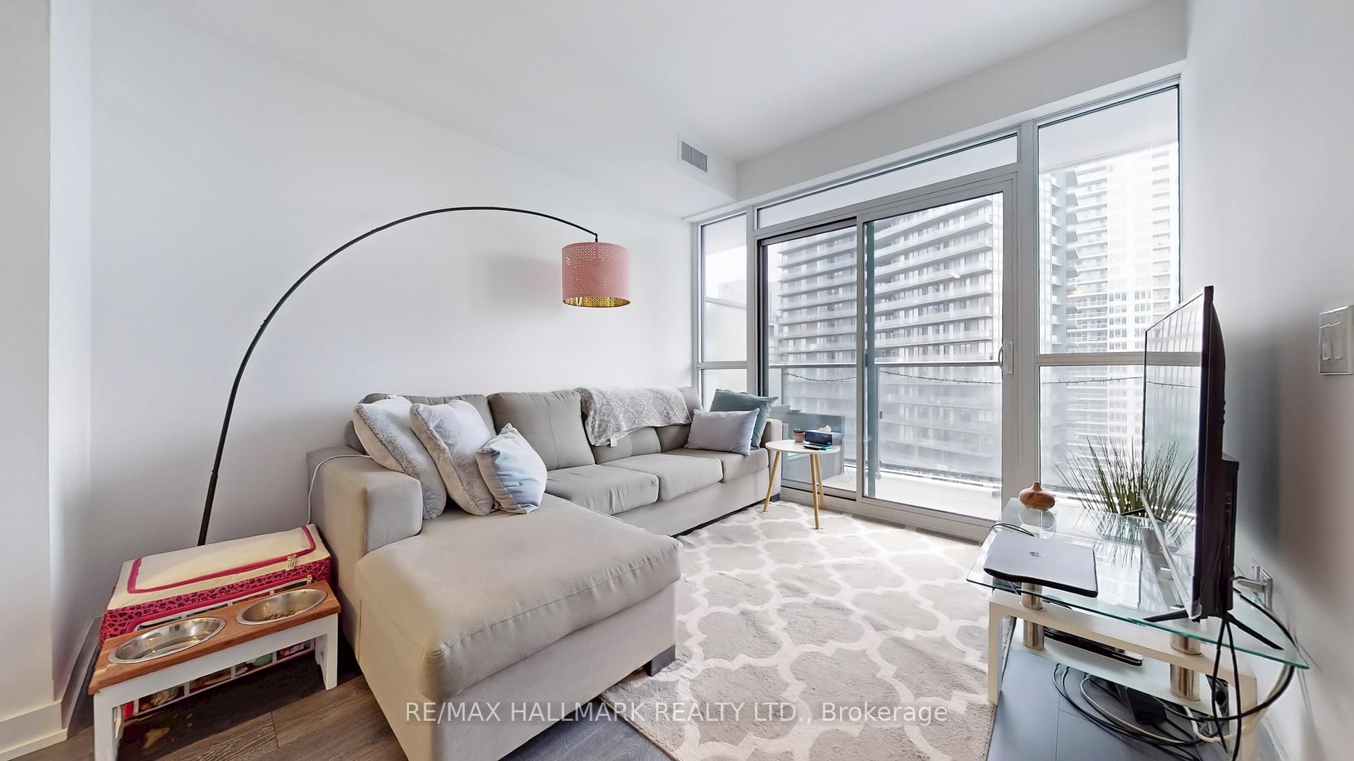 Front of Unit 1808, 38 Iannuzzi Street