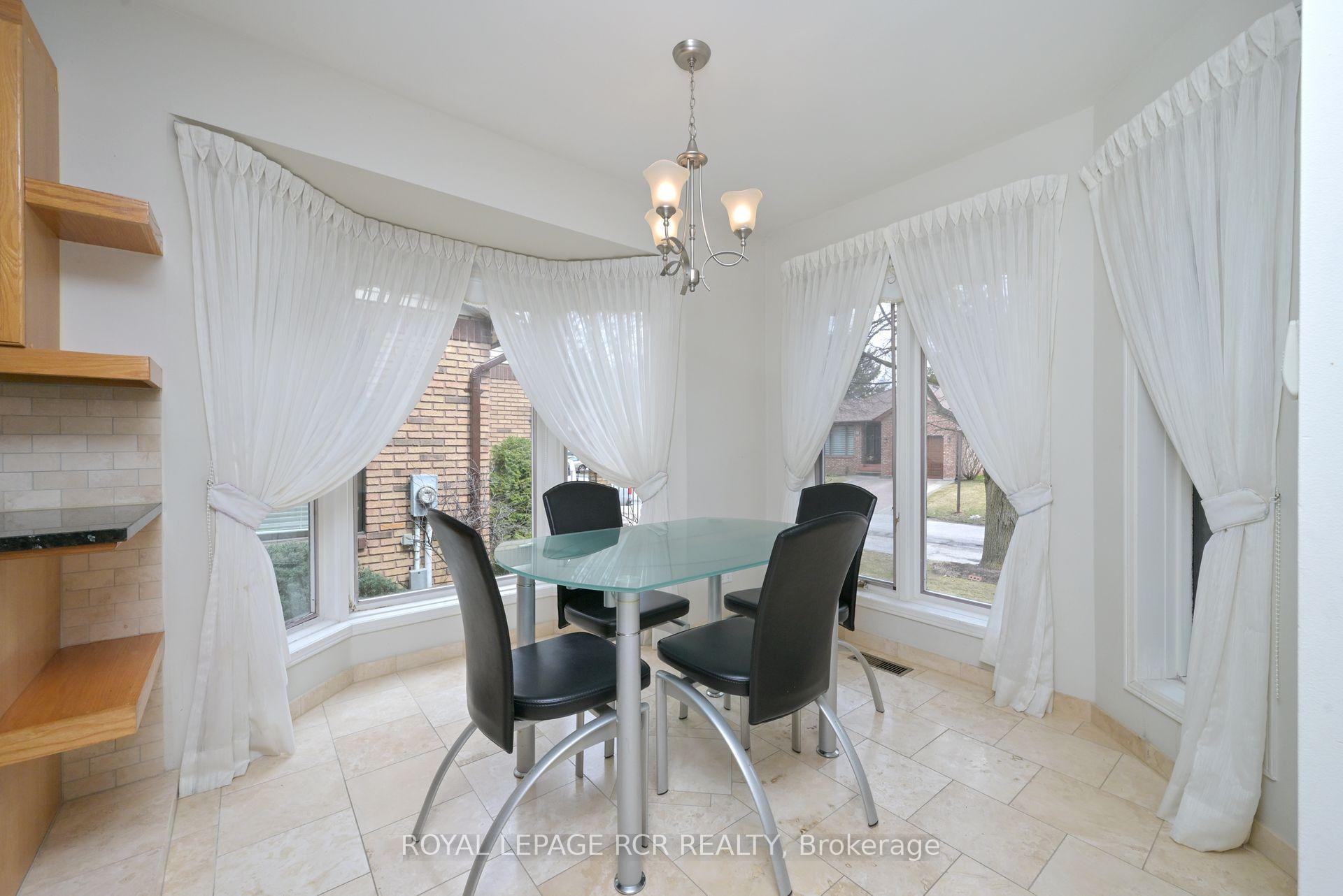 Photo 4 of 29 Green Briar Road, New Tecumseth, Alliston — HOMEH