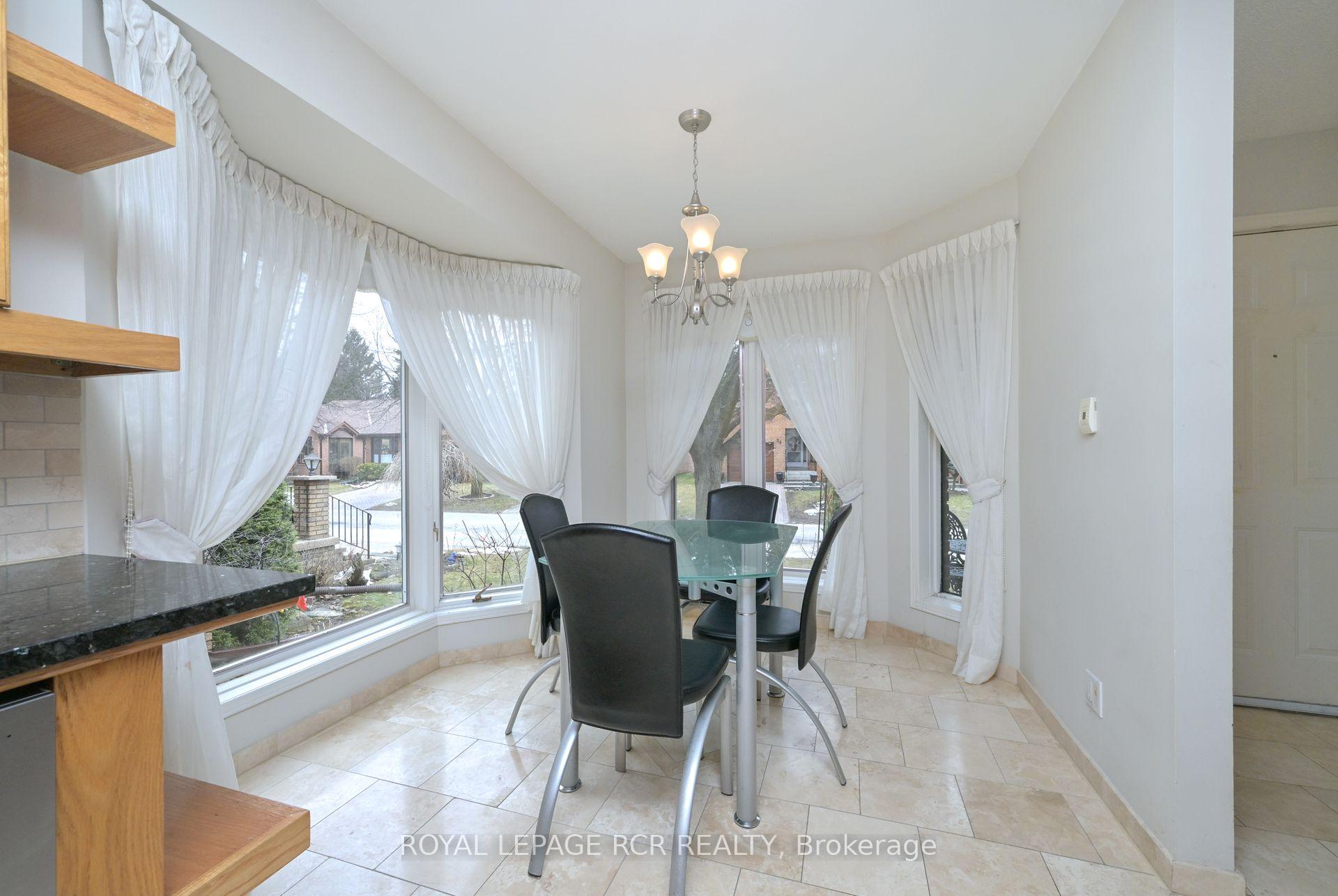 Photo 5 of 29 Green Briar Road, New Tecumseth, Alliston — HOMEH