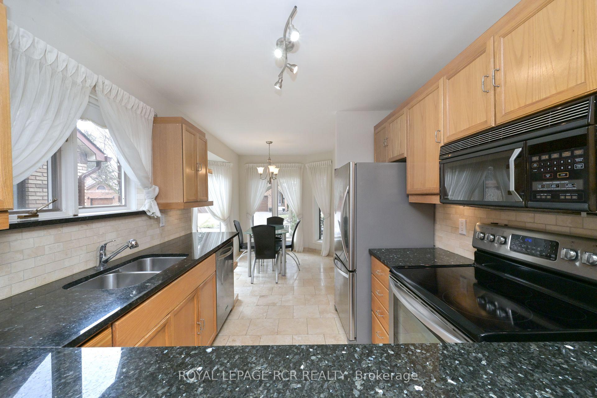 Photo 11 of 29 Green Briar Road, New Tecumseth, Alliston — HOMEH