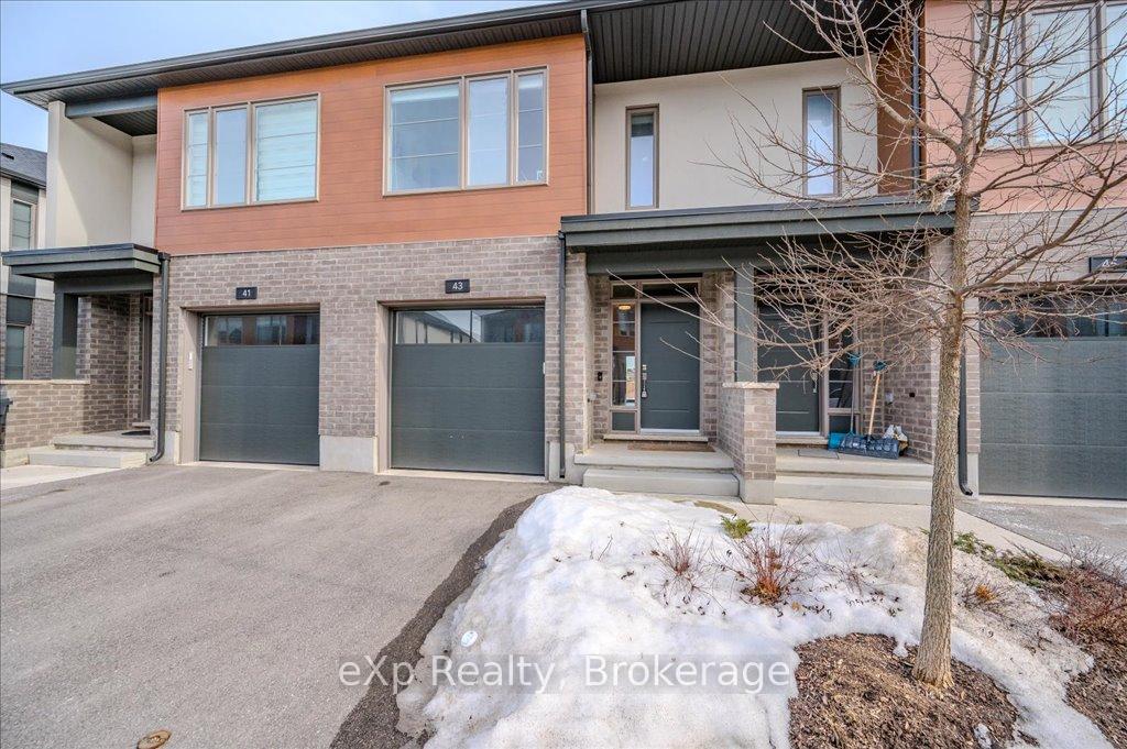 Photo 5 of 43 Steele Crescent, Guelph, St. Patrick's Ward — HOMEH