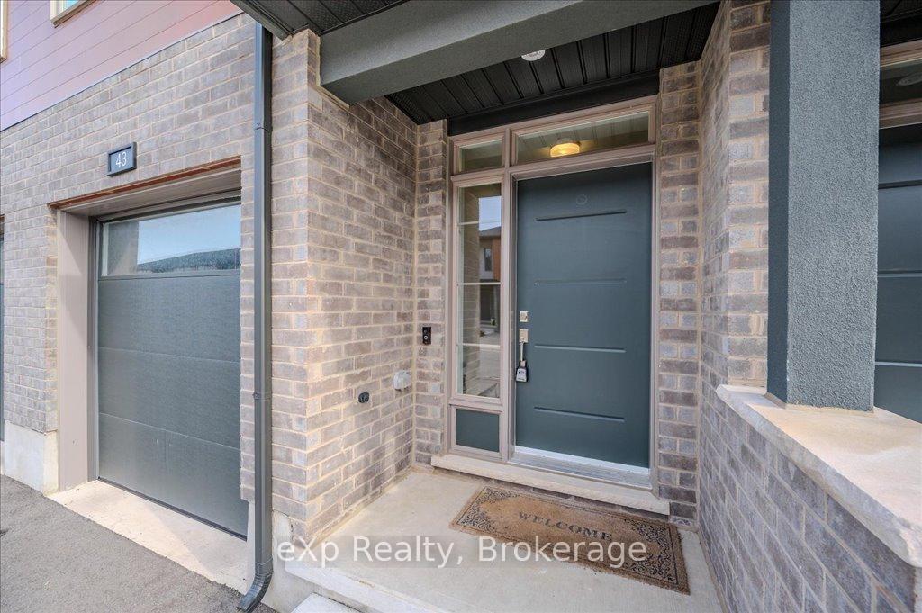 Photo 6 of 43 Steele Crescent, Guelph, St. Patrick's Ward — HOMEH